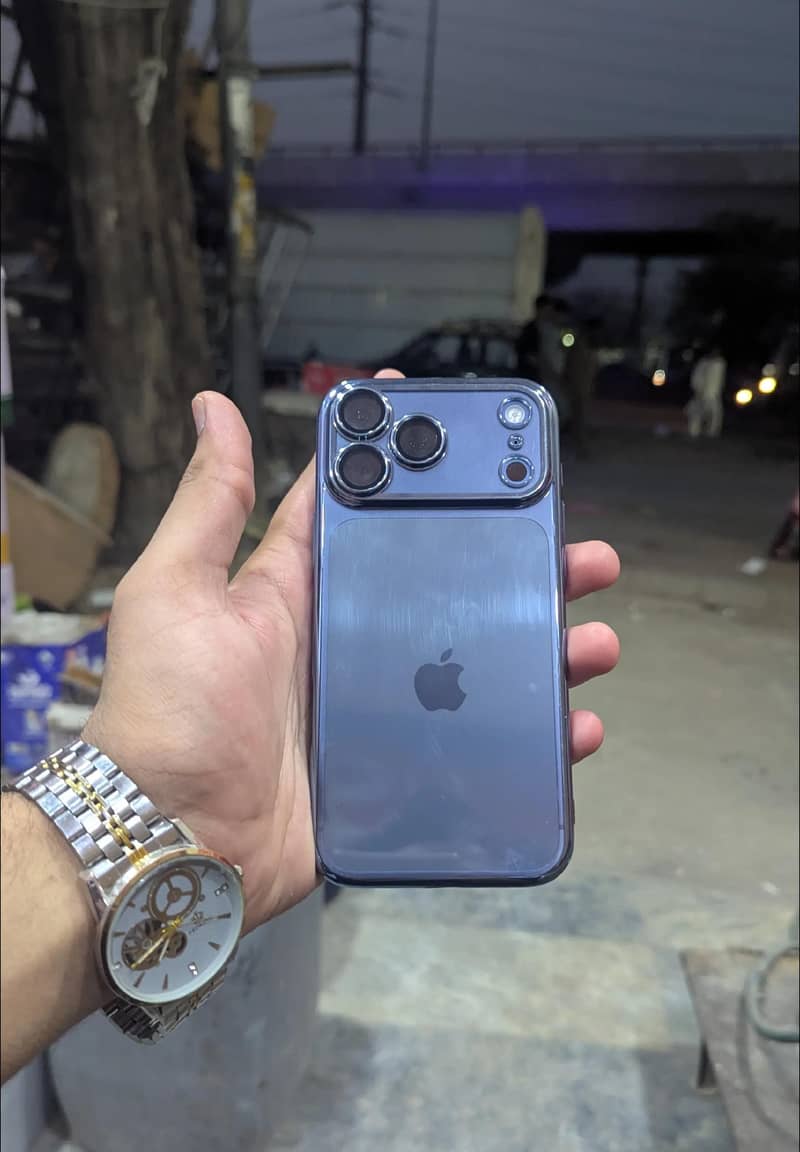 Apple iPhone 17 Pro Max 3