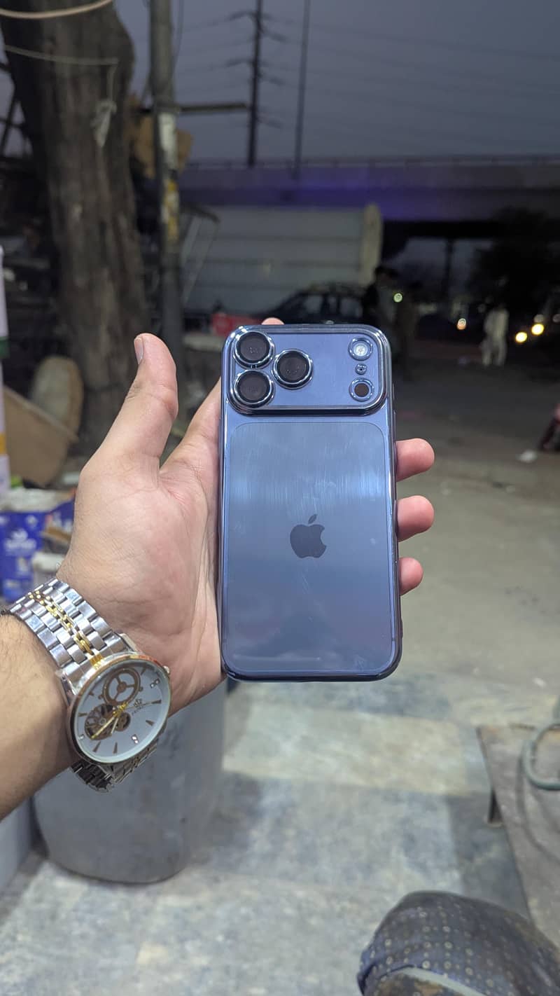Apple iPhone 17 Pro Max 5