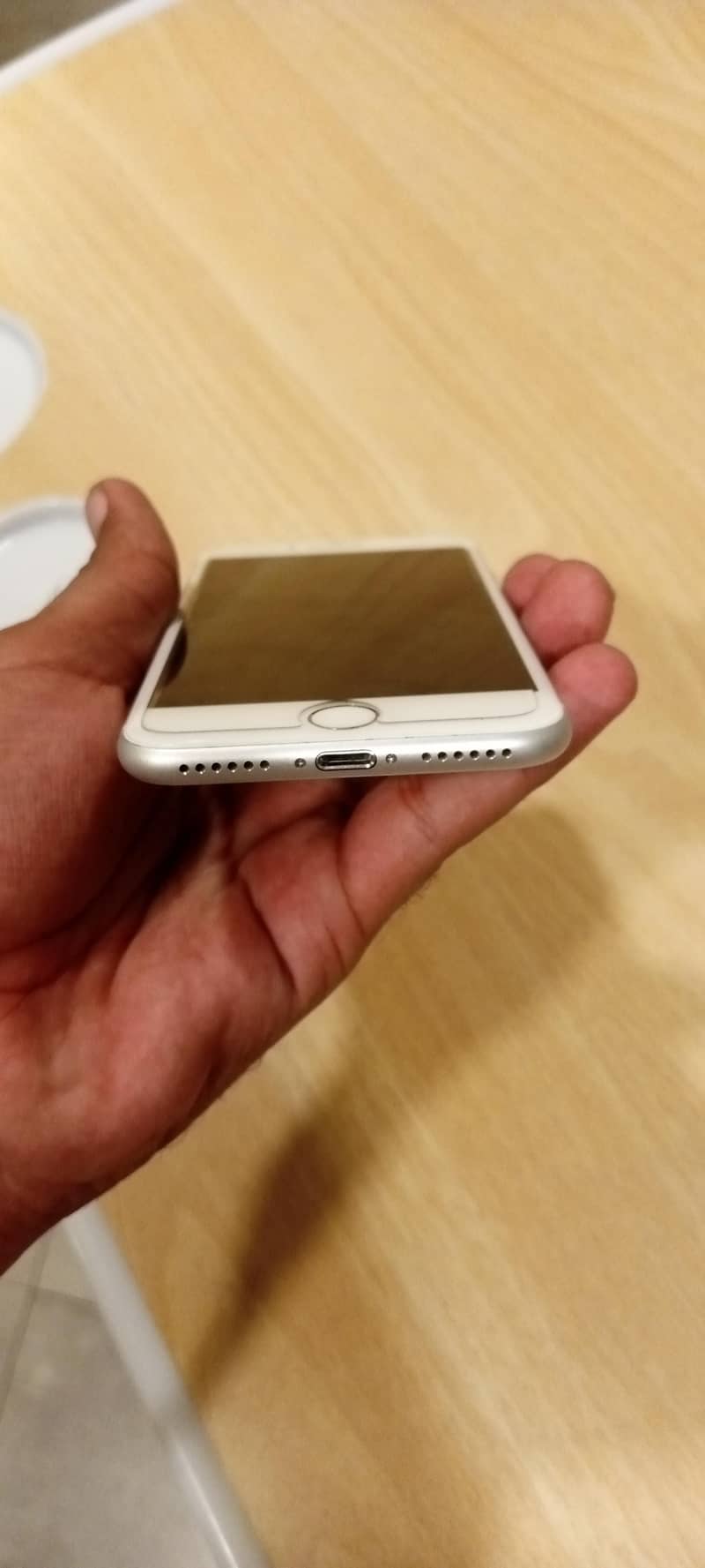 Apple iPhone 7 2