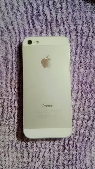 Apple iPhone 5 | Battery khud dalwani pry gi Baki all ok.
