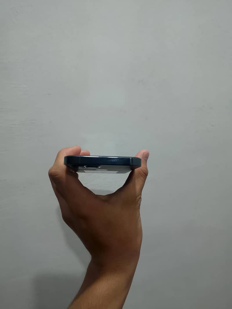 iPhone 12 Pro 4
