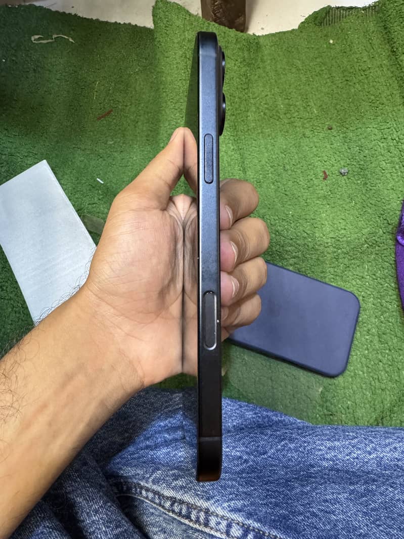 Apple iPhone 16 Plus 7