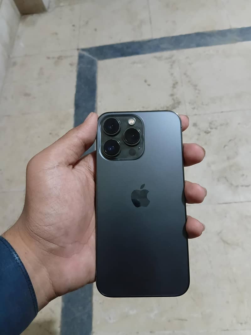 Apple iPhone 13 Pro 1
