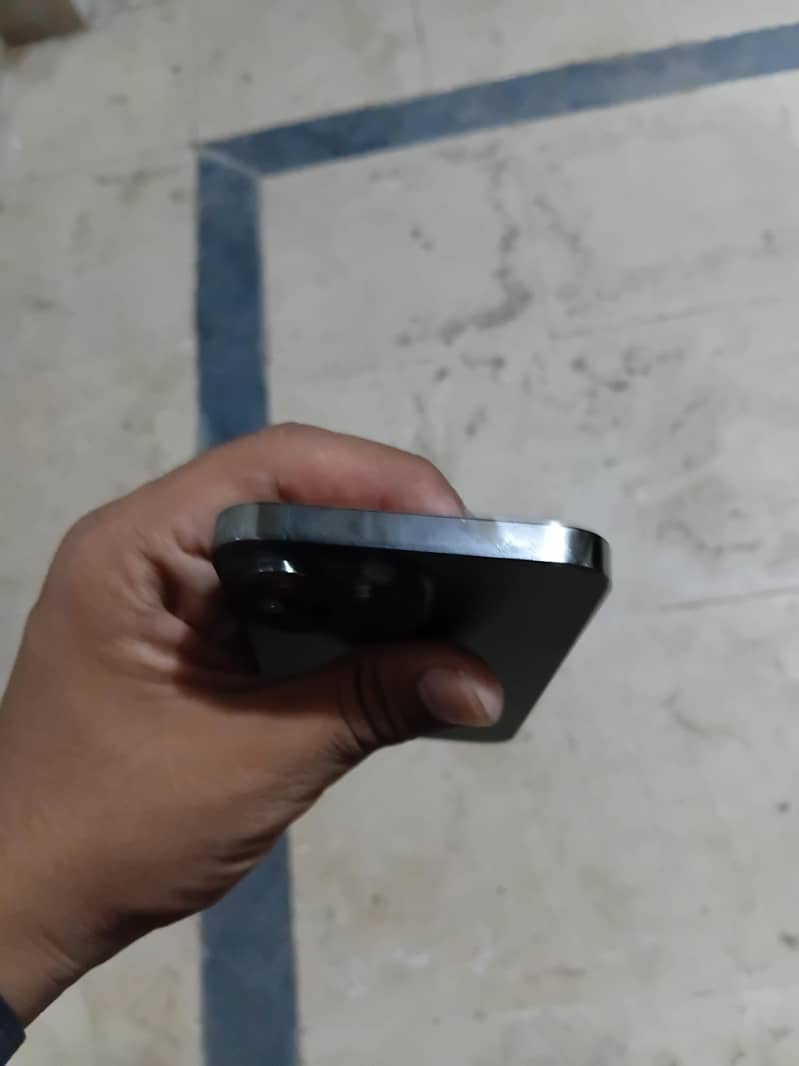 Apple iPhone 13 Pro 3