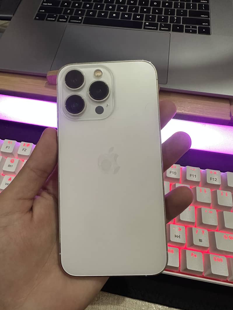 Apple iPhone 13 Pro 0