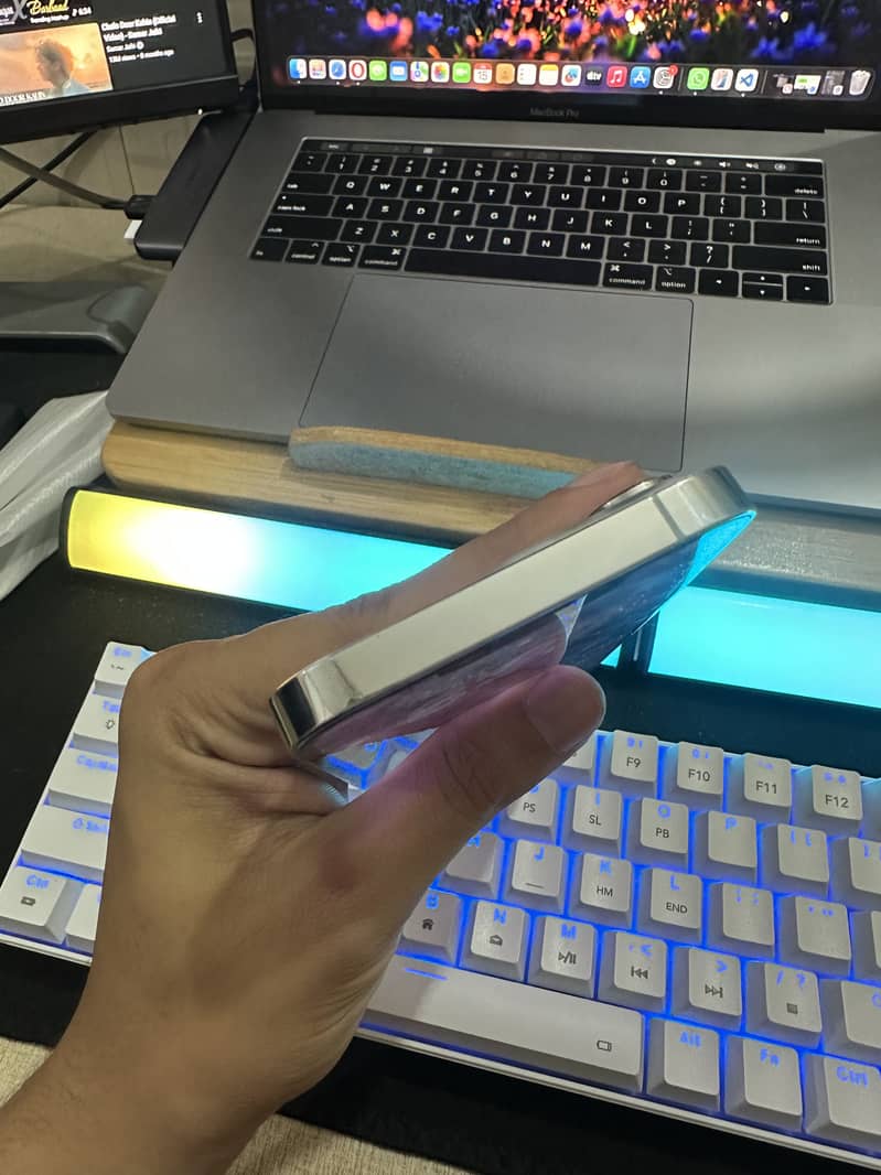 Apple iPhone 13 Pro 1
