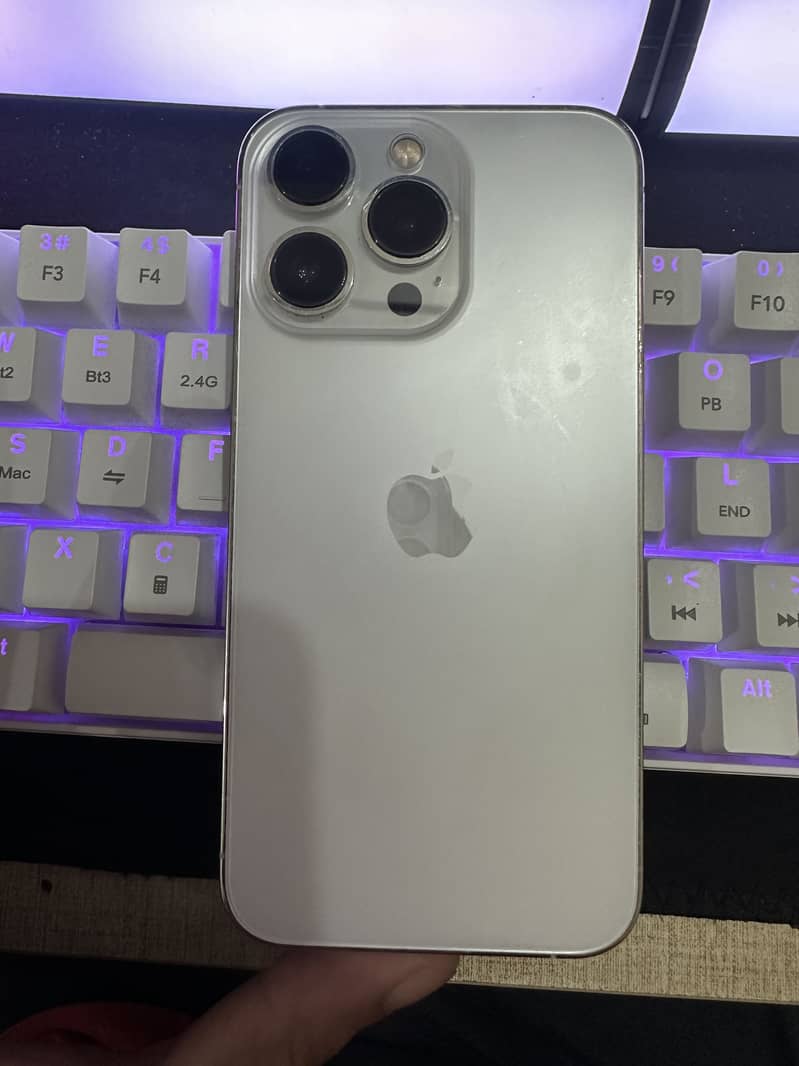 Apple iPhone 13 Pro 4