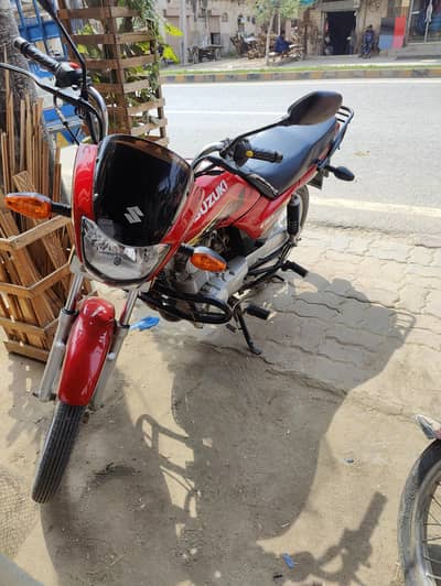 Suzuki 110 Red colour