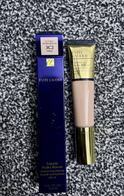 *Estée Lauder Futurist Hydra Rescue Moisturizing Makeup