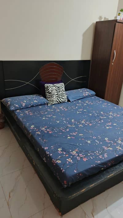 king size bed with new matress