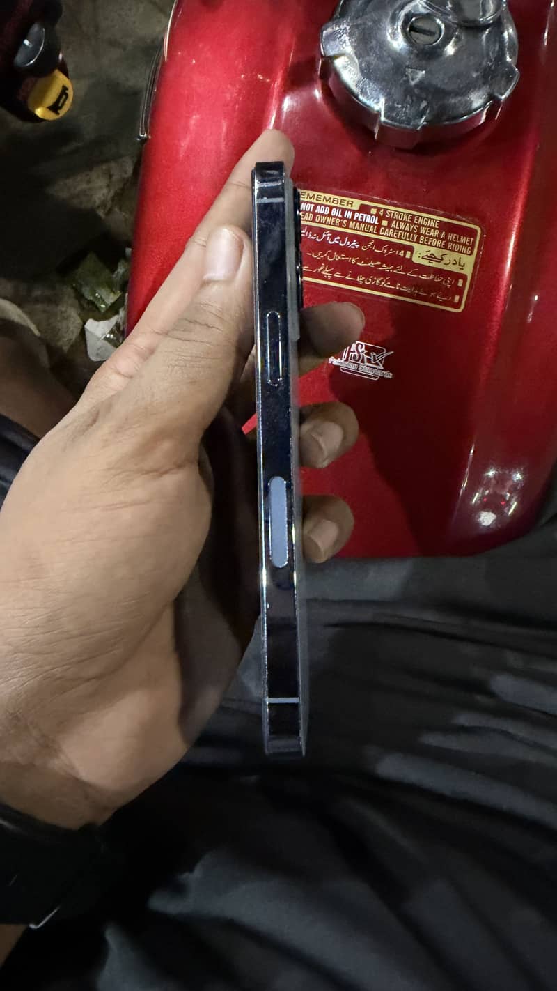 Apple iPhone 13 Pro 3