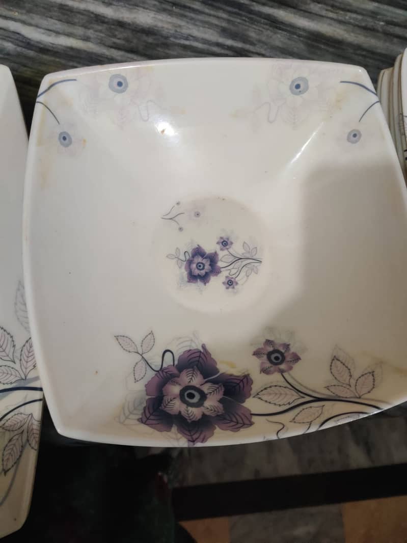 Plastic dinner set 1