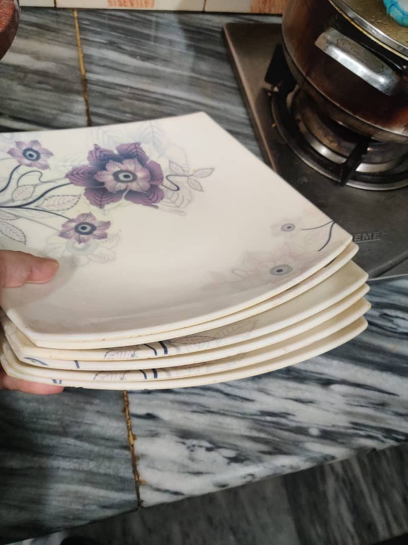 Plastic dinner set 3