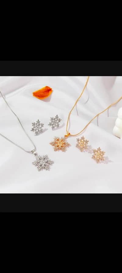 Snowflake jewelry set in golden and silver  850/- only