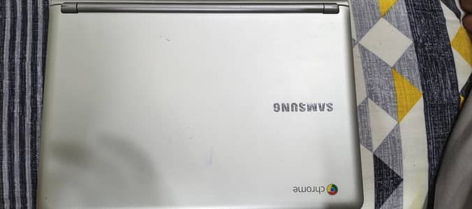 samsung chrome book upgraded with SD card no open no repair
