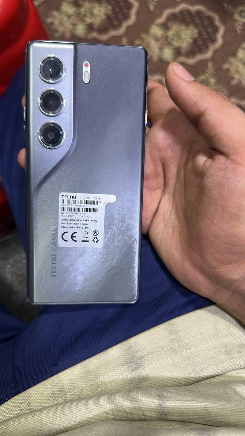 Tecno CAMON 40 Pro 1