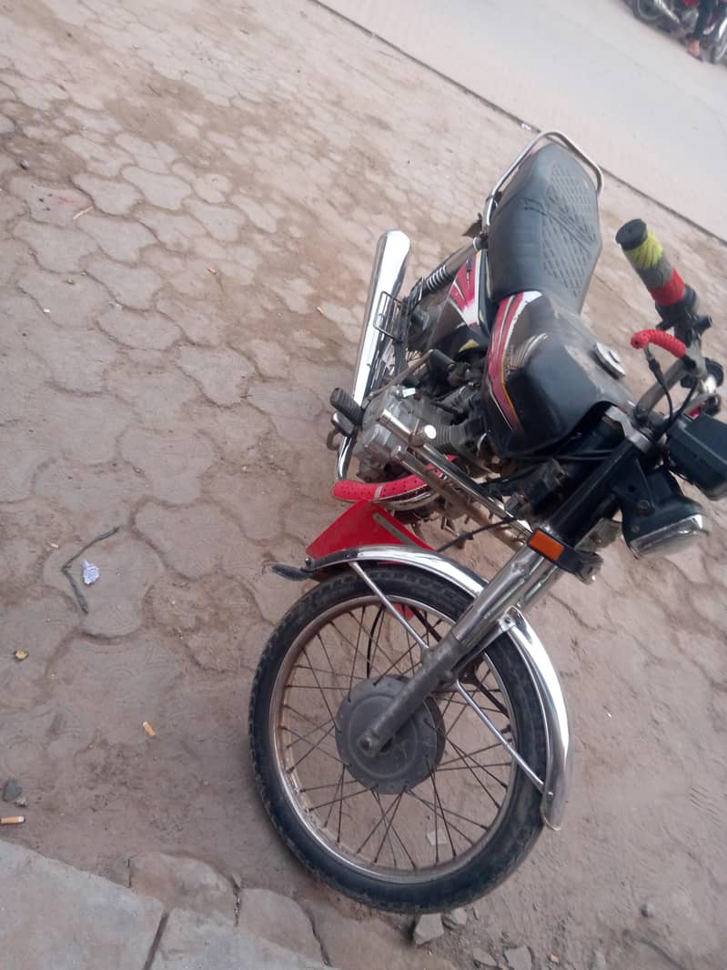 united 125 0