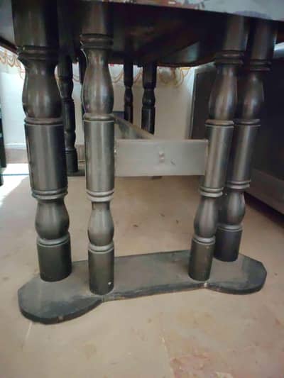 Dining table for sale