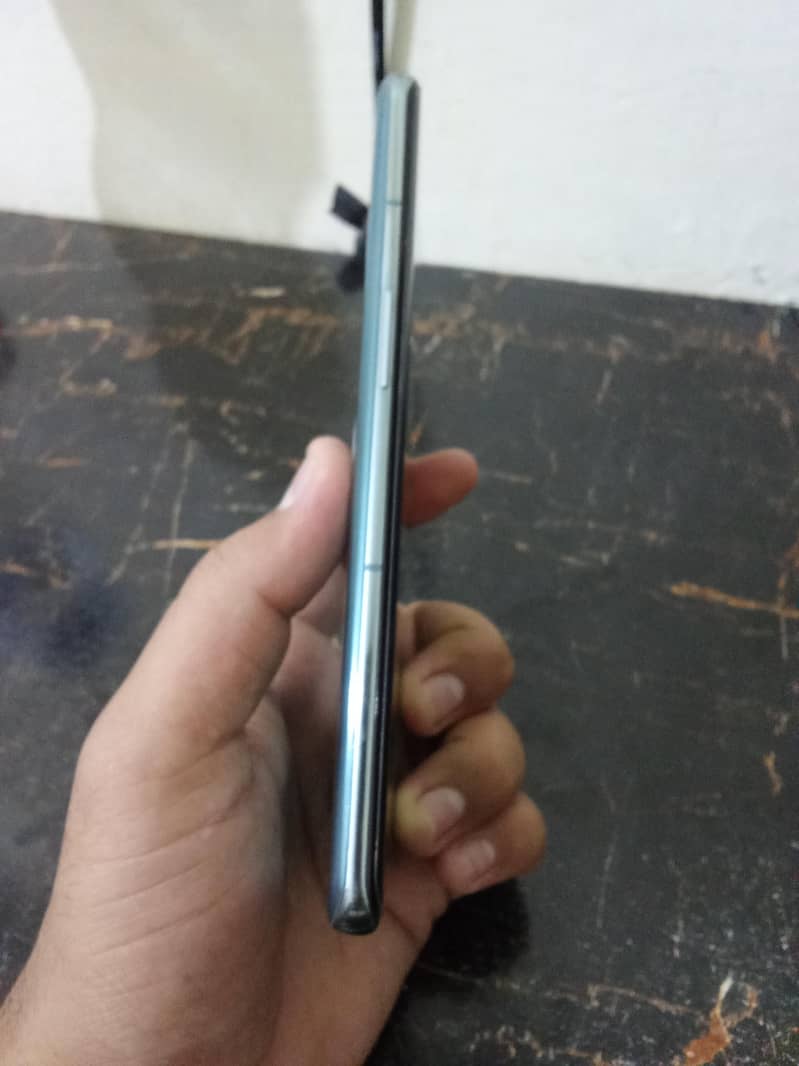 One Plus 10 Pro 4