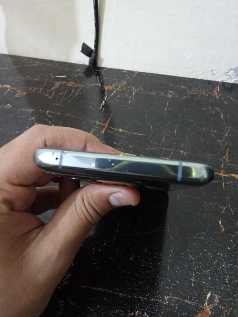 One Plus 10 Pro 6