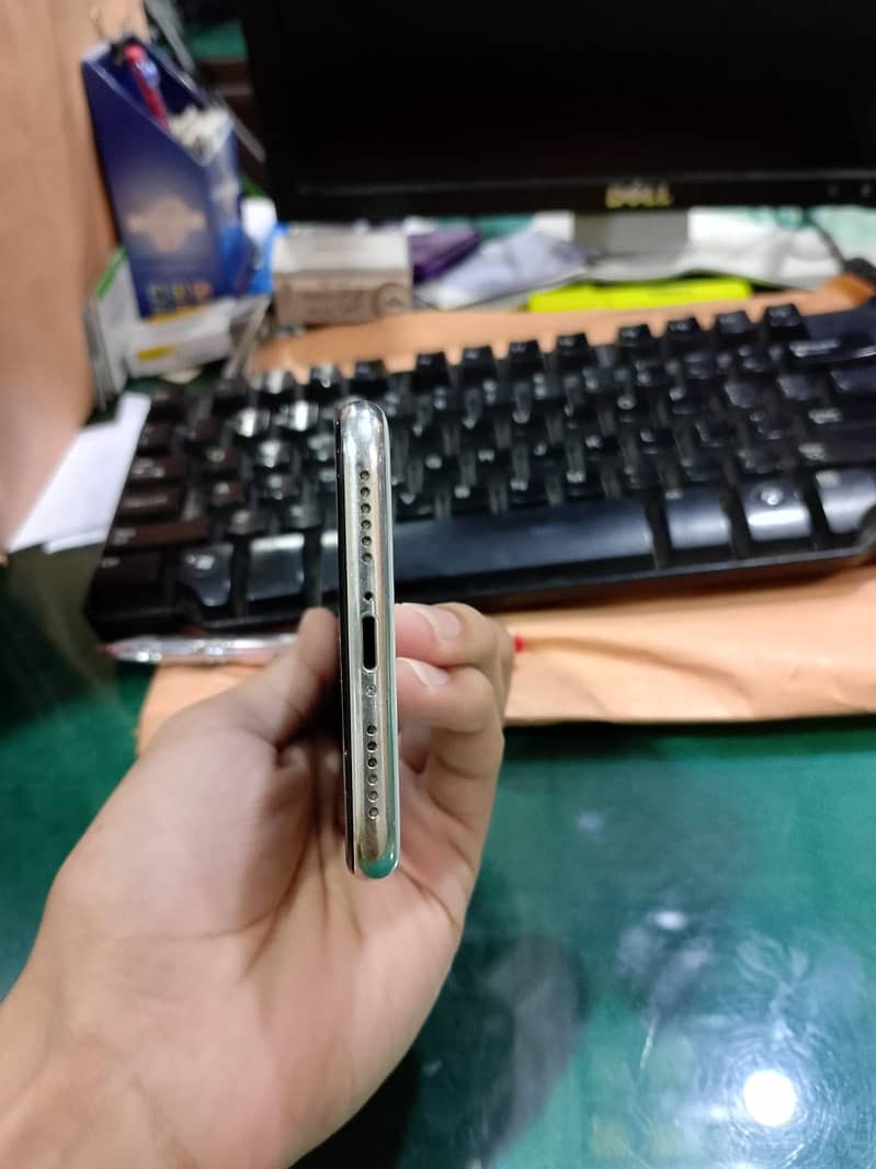 Apple iPhone X 7