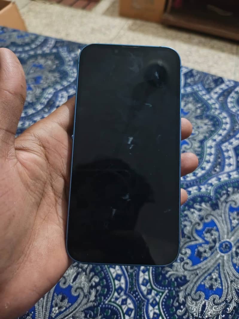 Apple iPhone 13 2