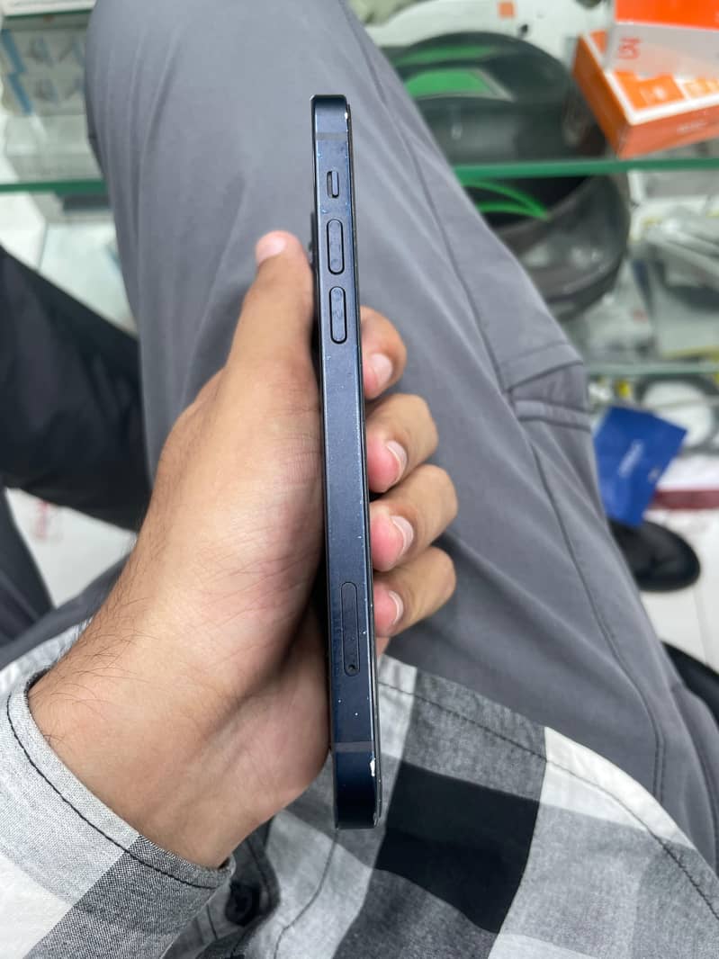 Apple iPhone 12 5