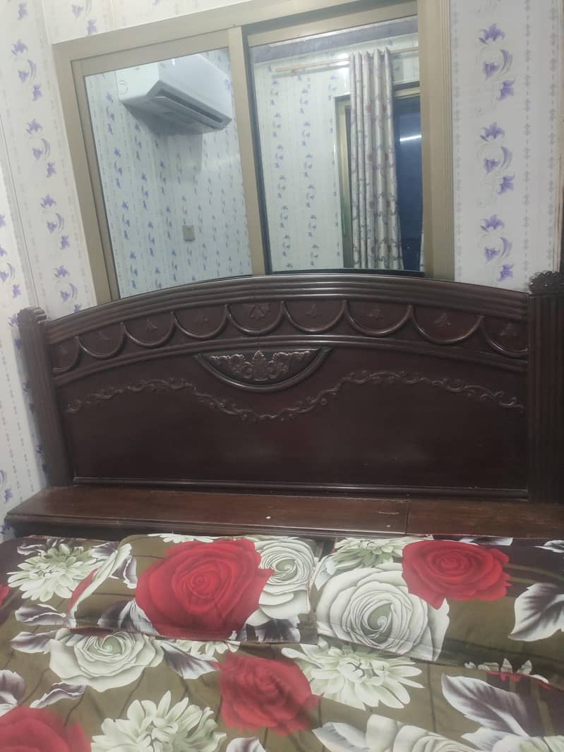 Old bed 0