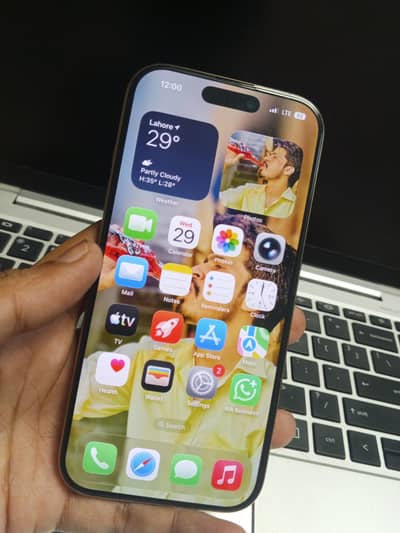 Apple iPhone 16 Pro