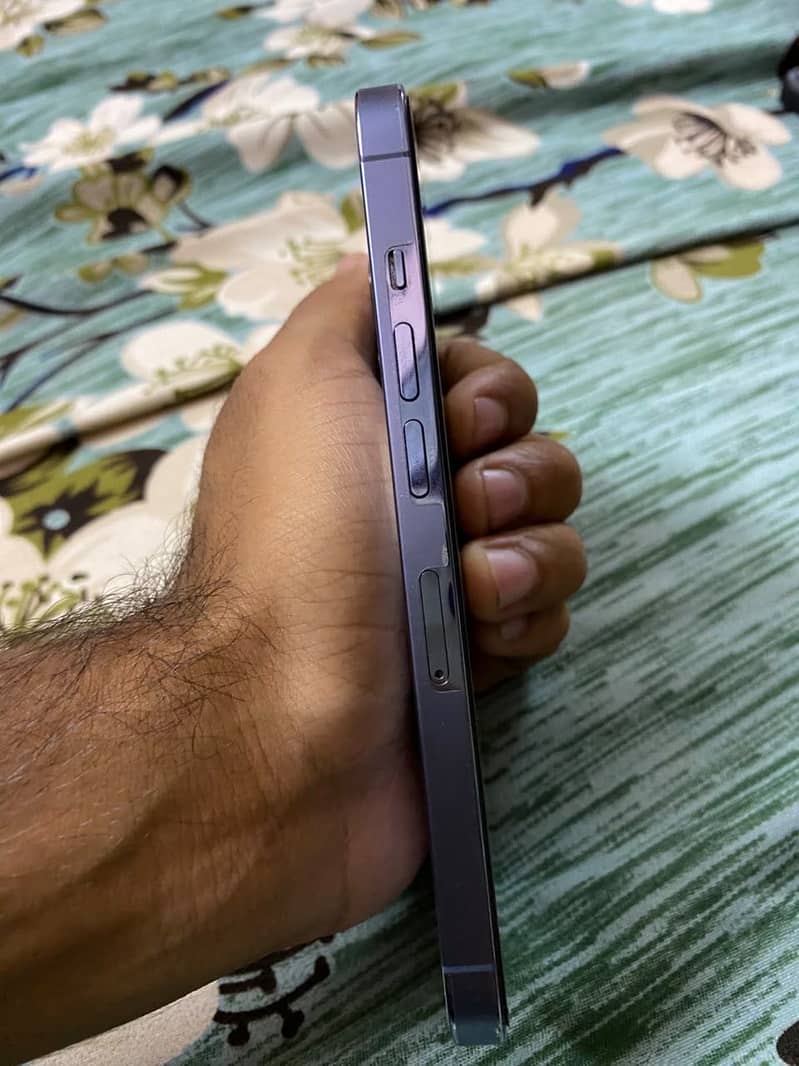Apple iPhone 13 Pro 4