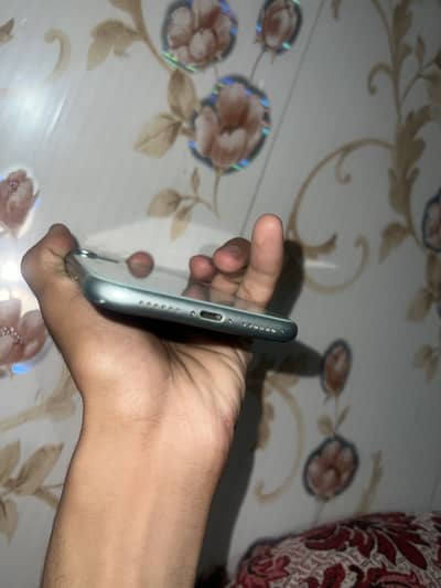 Apple iPhone 11 Bh 73 Gp64 WATER PACK NON PTA