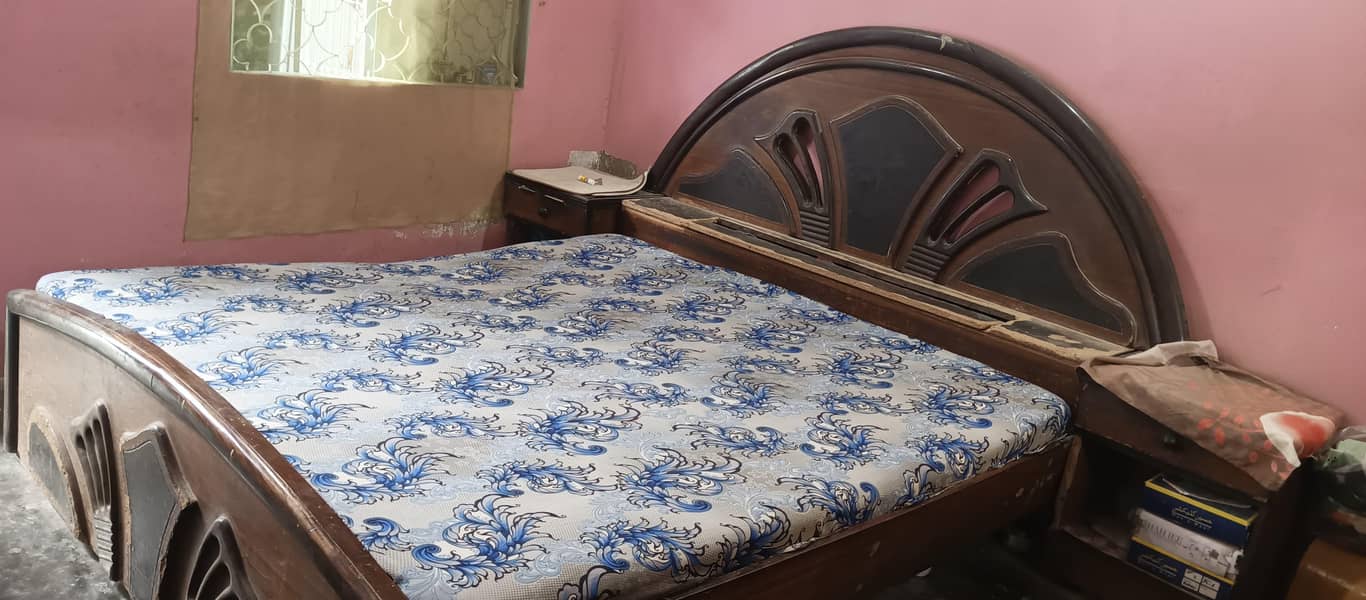 TV TABLE BED 2