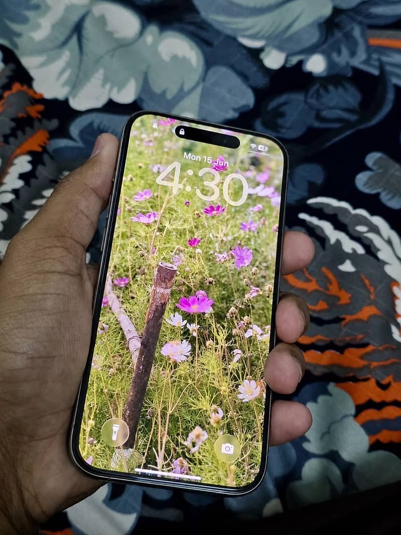 iPhone 15 pro 2