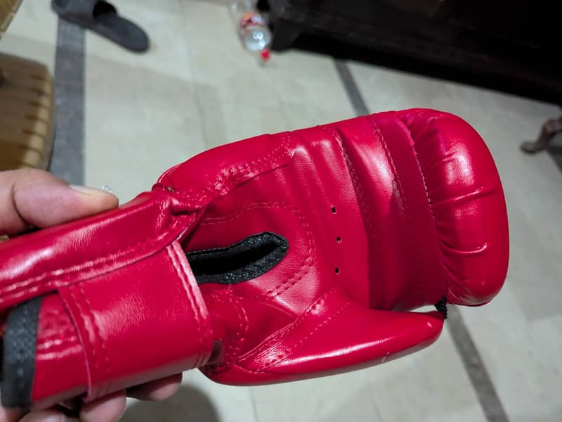 Boxing gloves  1