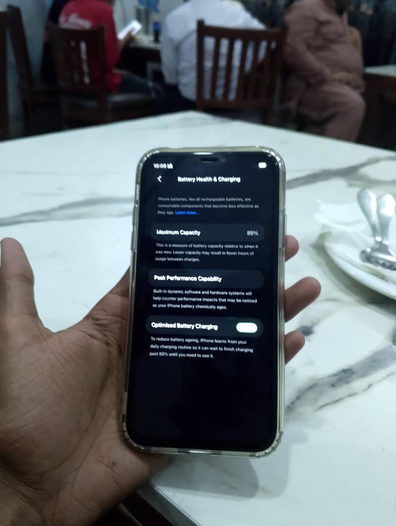 Apple iPhone 11 3