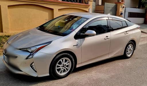 Toyota Prius 2017 A premium
