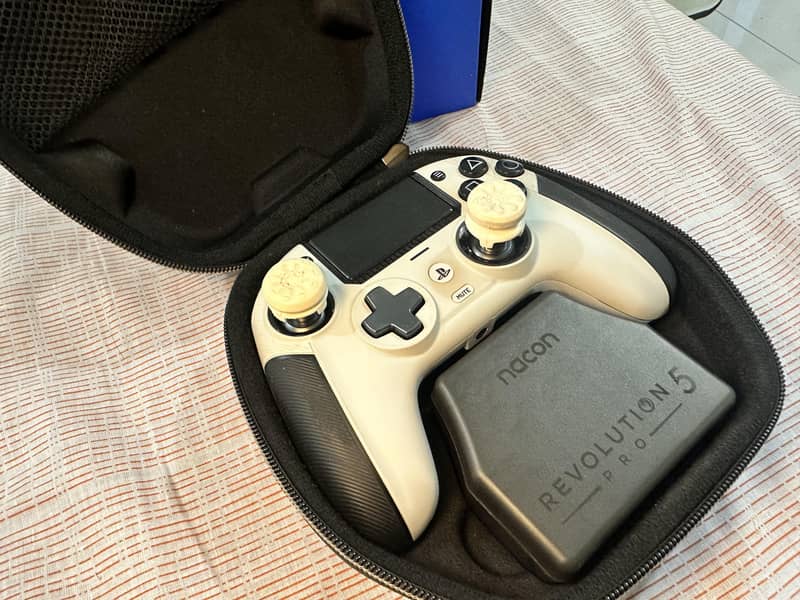 Nacon Revolution Pro 5 Controller 2