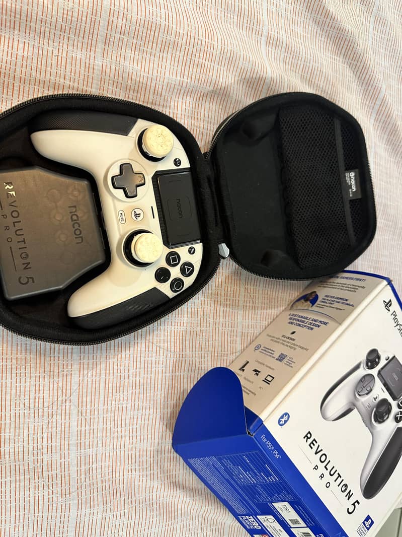 Nacon Revolution Pro 5 Controller 3