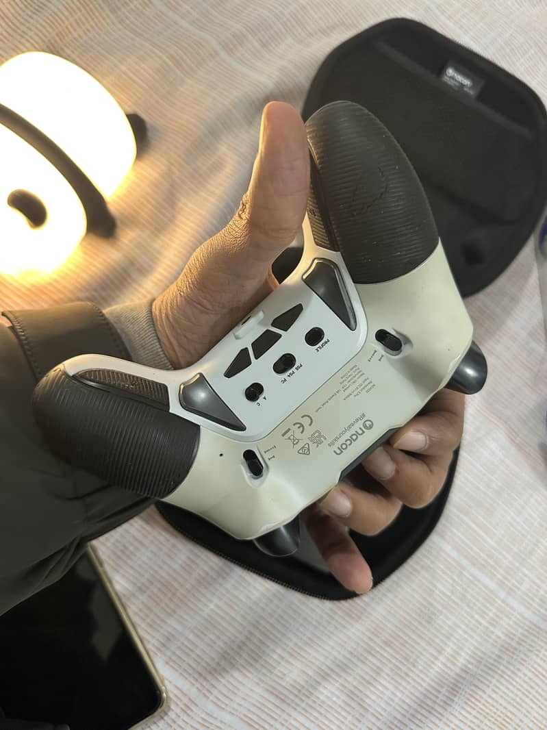 Nacon Revolution Pro 5 Controller 5