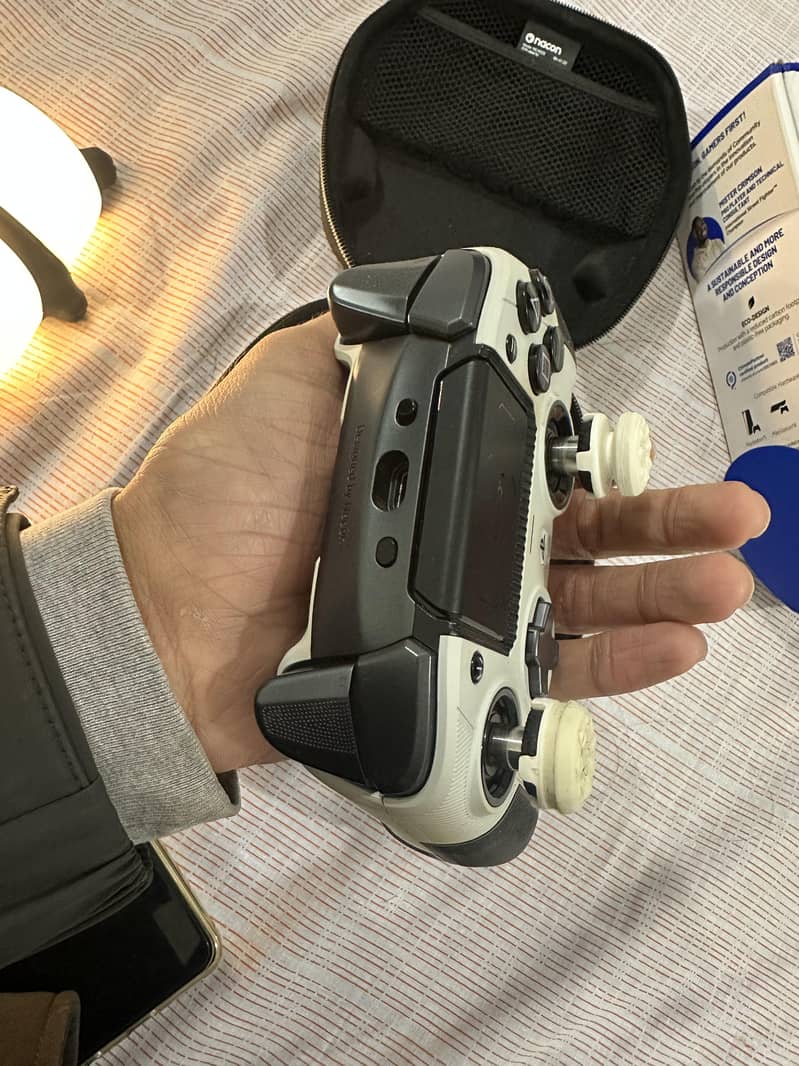 Nacon Revolution Pro 5 Controller 7