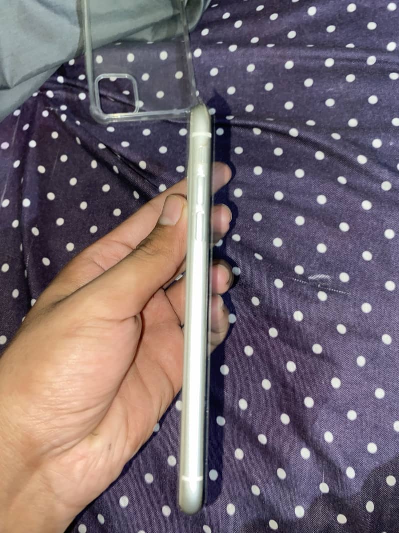 Apple iPhone 11 5