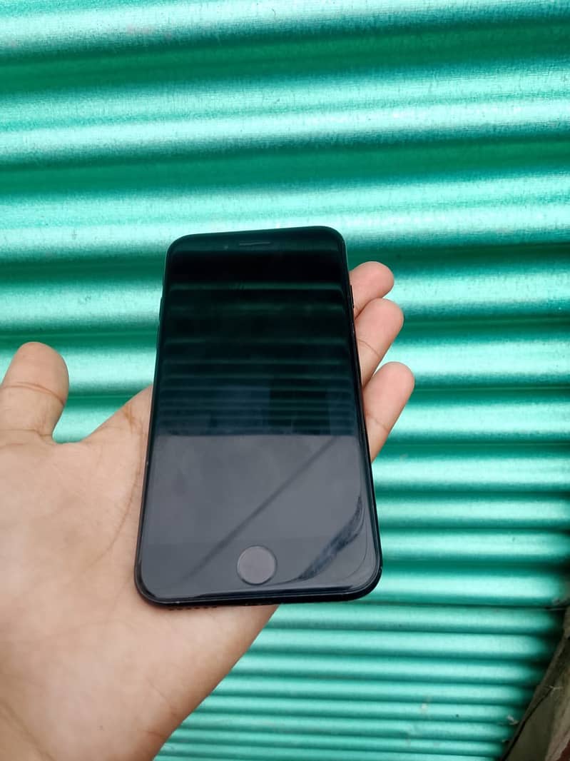 IPHONE SE20 1