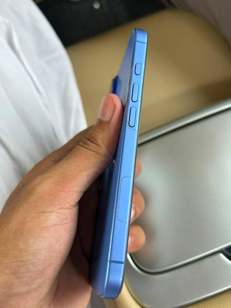 Apple iPhone 16 1