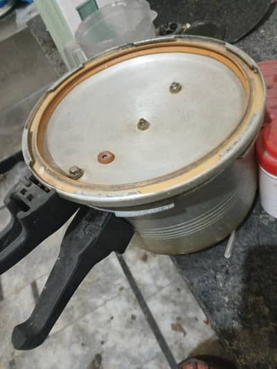 pressure cooker