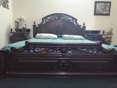 BED SHEESHAM with side tables, Dressing and side morror