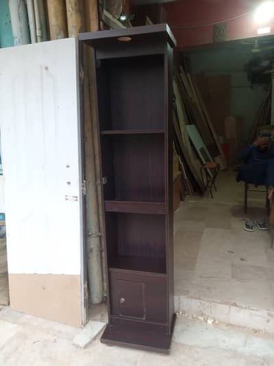 dressing ha condition 10/9 ha karachi ma mojood ha