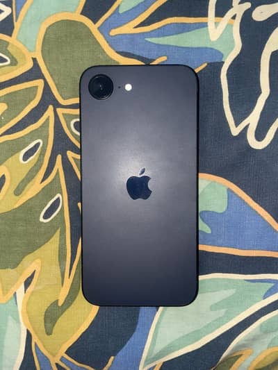 iPhone 16e