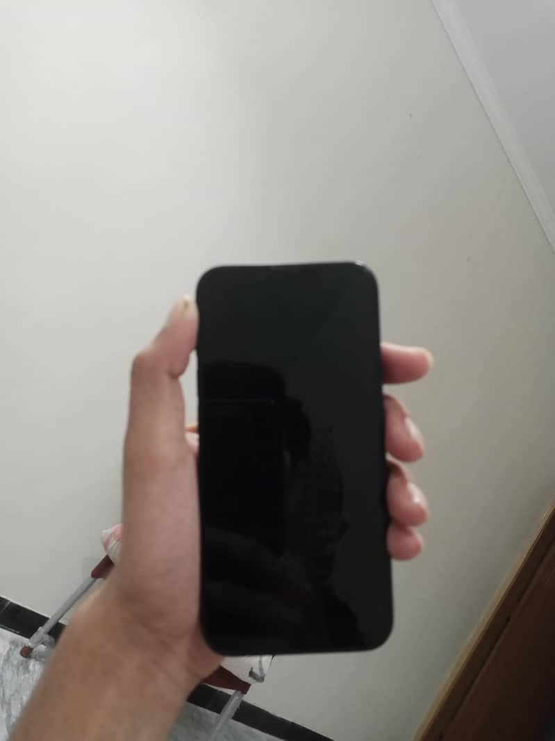 Apple iPhone 13 1