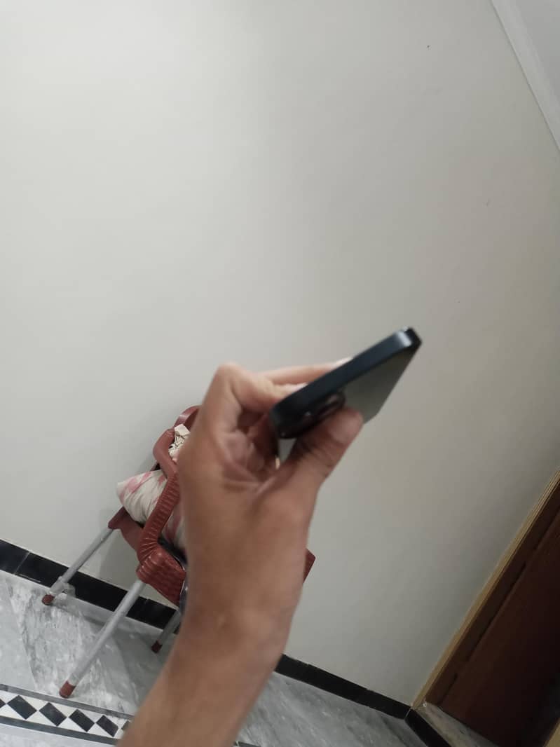 Apple iPhone 13 3