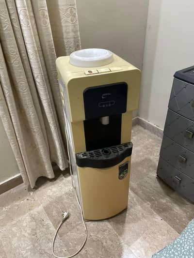 homage dispenser